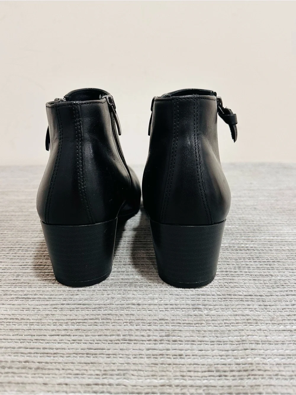 ECCO Shape M 35 Leather Ankle Boots Black Side Zip Booties Women’s Size 7